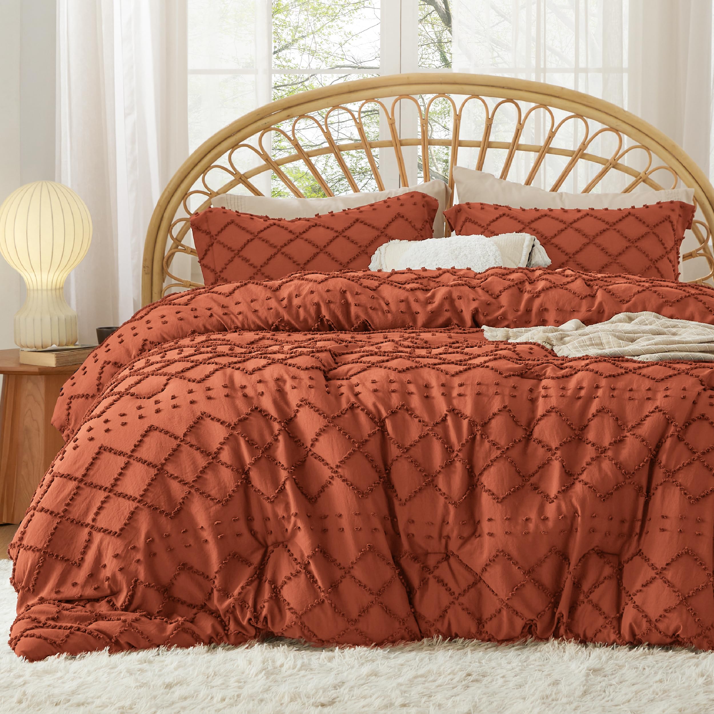 Bedsure Queen Comforter Set - White Comforter, Boho Tufted Shabby Chic Bedding Comforter Set, 3 Pieces Vintage Farmhouse Bed Set for All Seasons, Fluffy Soft Bedding Set with 2 Pillow Shams